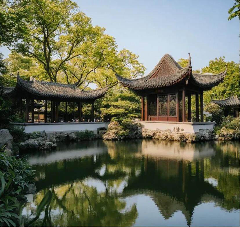 鞍山初夏餐饮有限公司